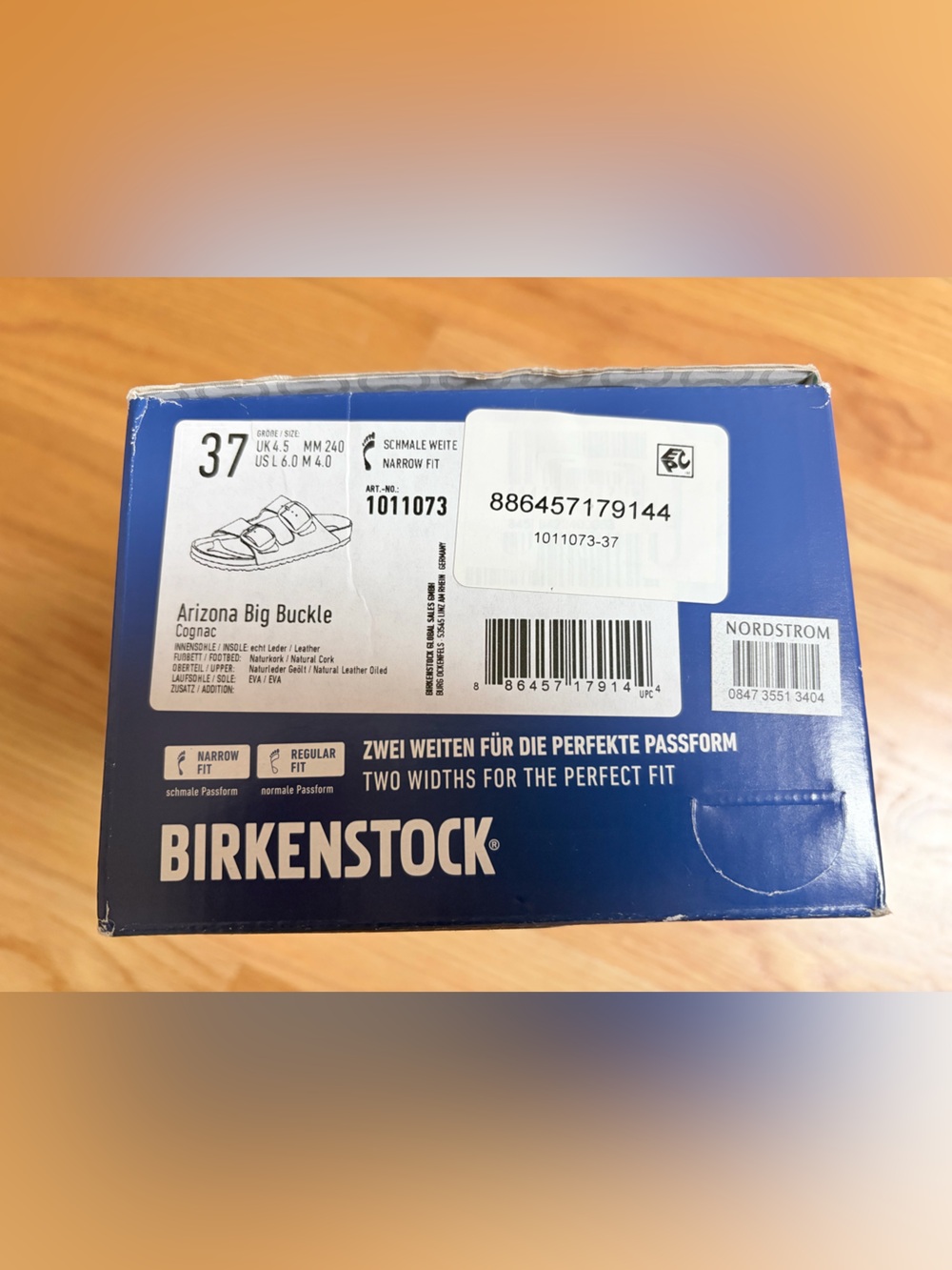 Birkenstock Brown Sandal with gold buckle - Picture 2 of 2